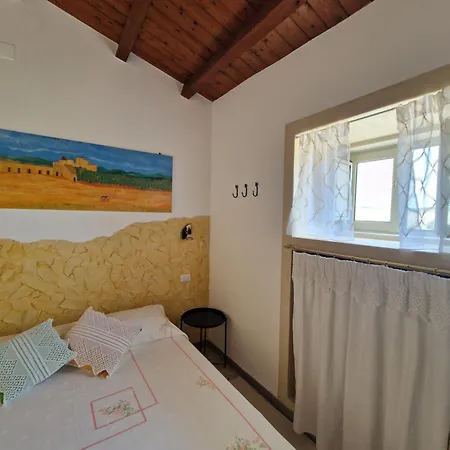 La Casa Di Paolina بالاتسولو أكريدي