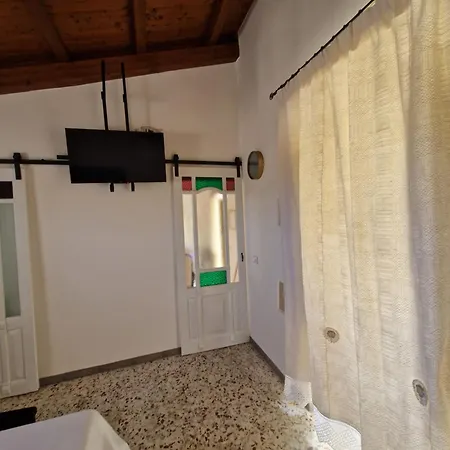 La Casa Di Paolina بالاتسولو أكريدي